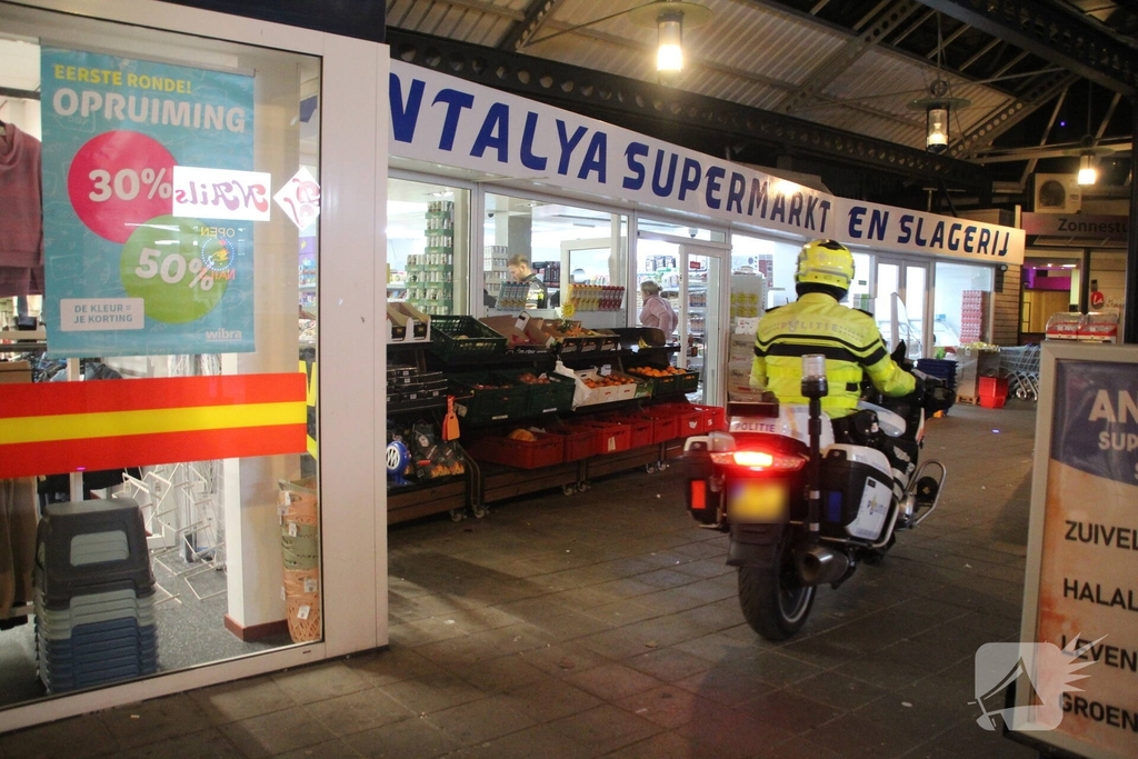 Overval op supermarkt en slagerij leidt tot grote politieactie