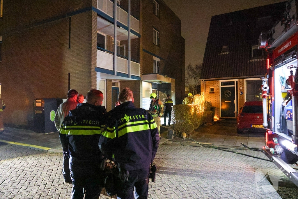 Explosie leidt tot woningbrand en ontruiming van twaalf woningen