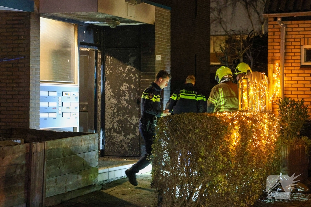 Explosie leidt tot woningbrand en ontruiming van twaalf woningen
