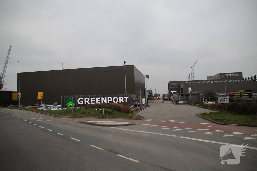Brand in industriepand leidt tot zwarte rook
