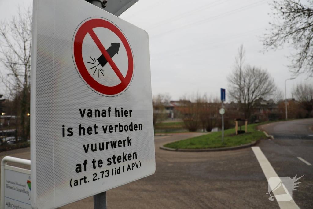 Borden geplaatst voor vuurwerkverbod in winkelgebied