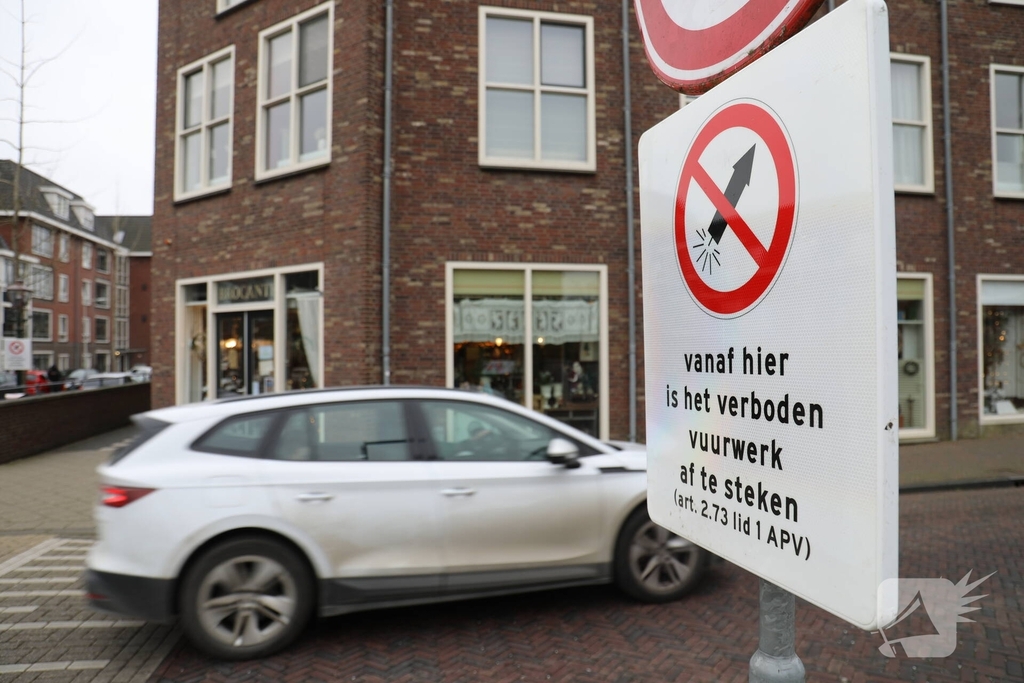 Borden geplaatst voor vuurwerkverbod in winkelgebied
