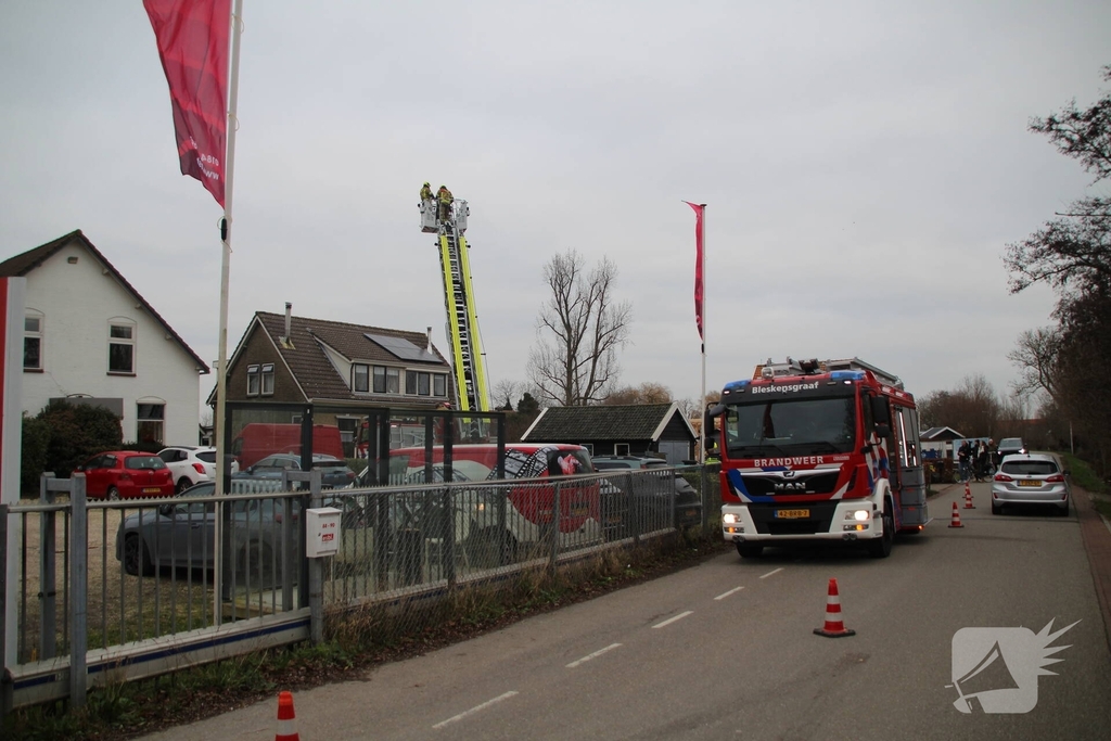 Brand in schoorsteen woning vergt brandweerinzet