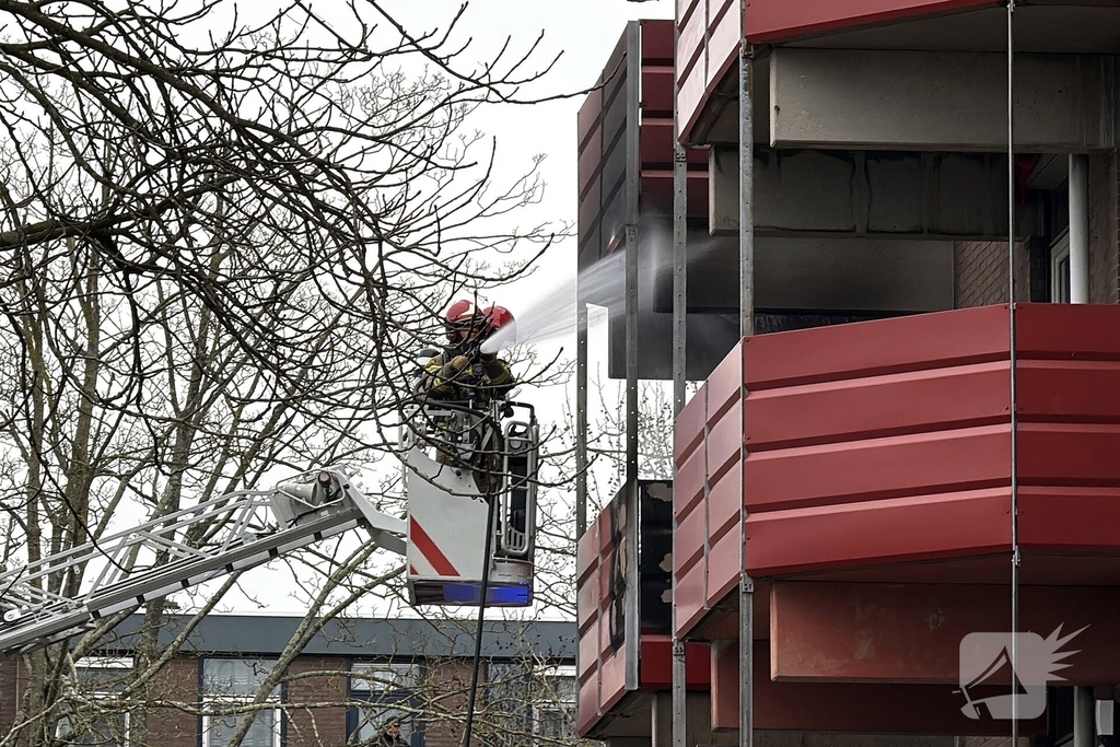 Brand op balkon van woning