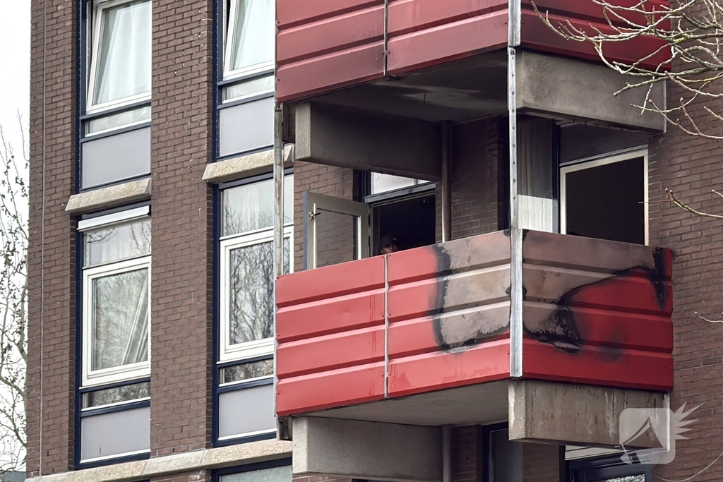 Brand op balkon van woning