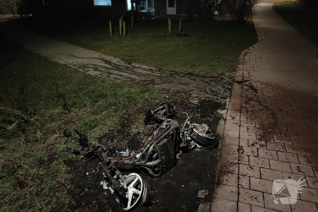 Scooter brandt volledig uit