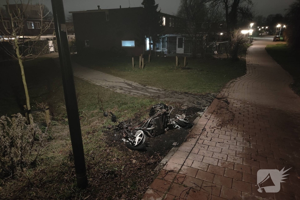 Scooter brandt volledig uit