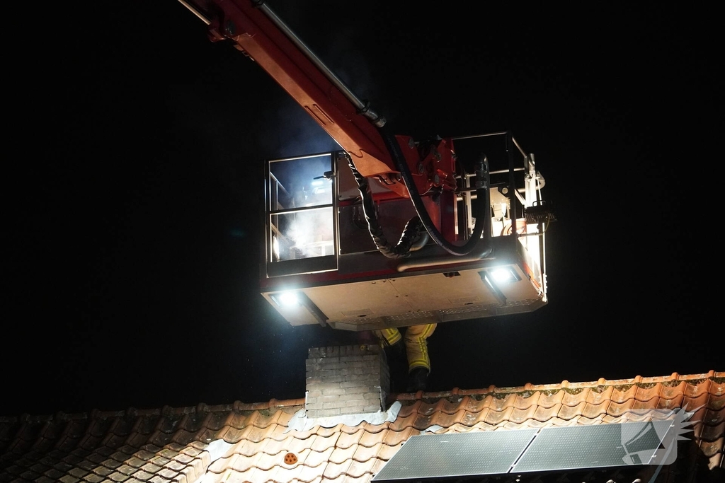 Schoorsteenbrand snel onder controle