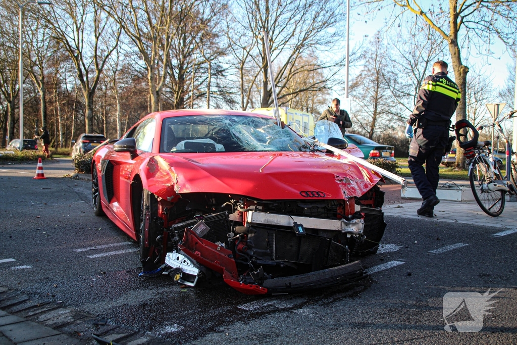 Flinke aanrijding met Audi R8