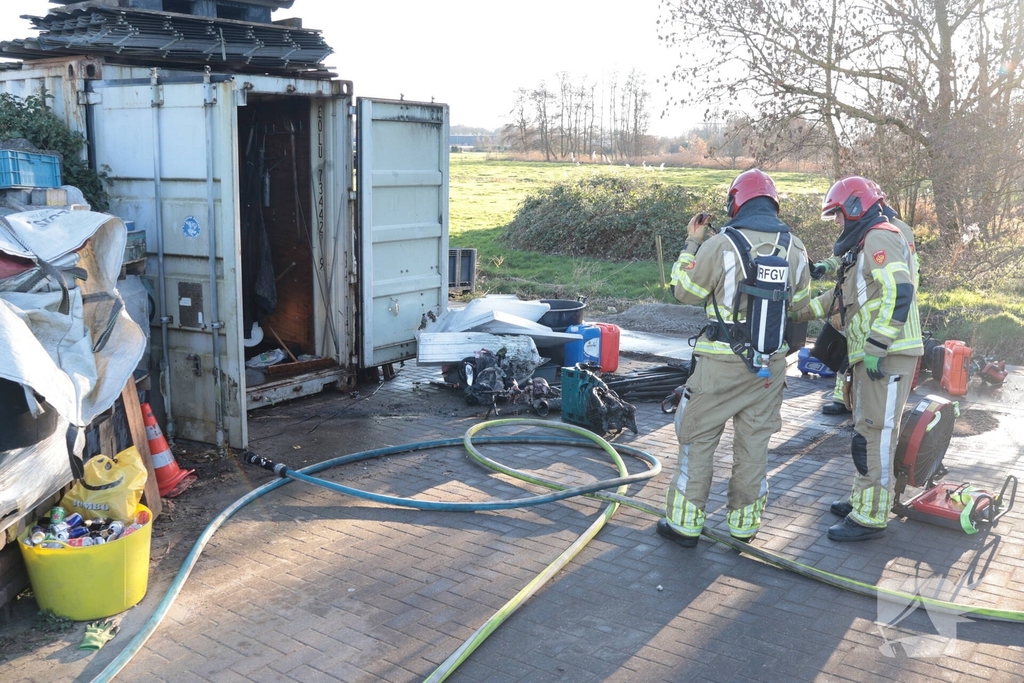 Containerbrand in opslaglocatie snel geblust