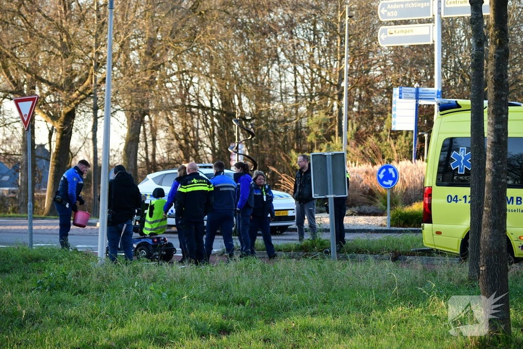 Aanrijding tussen auto en scootmobiel