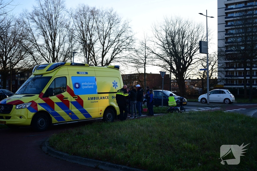 Aanrijding tussen auto en scootmobiel