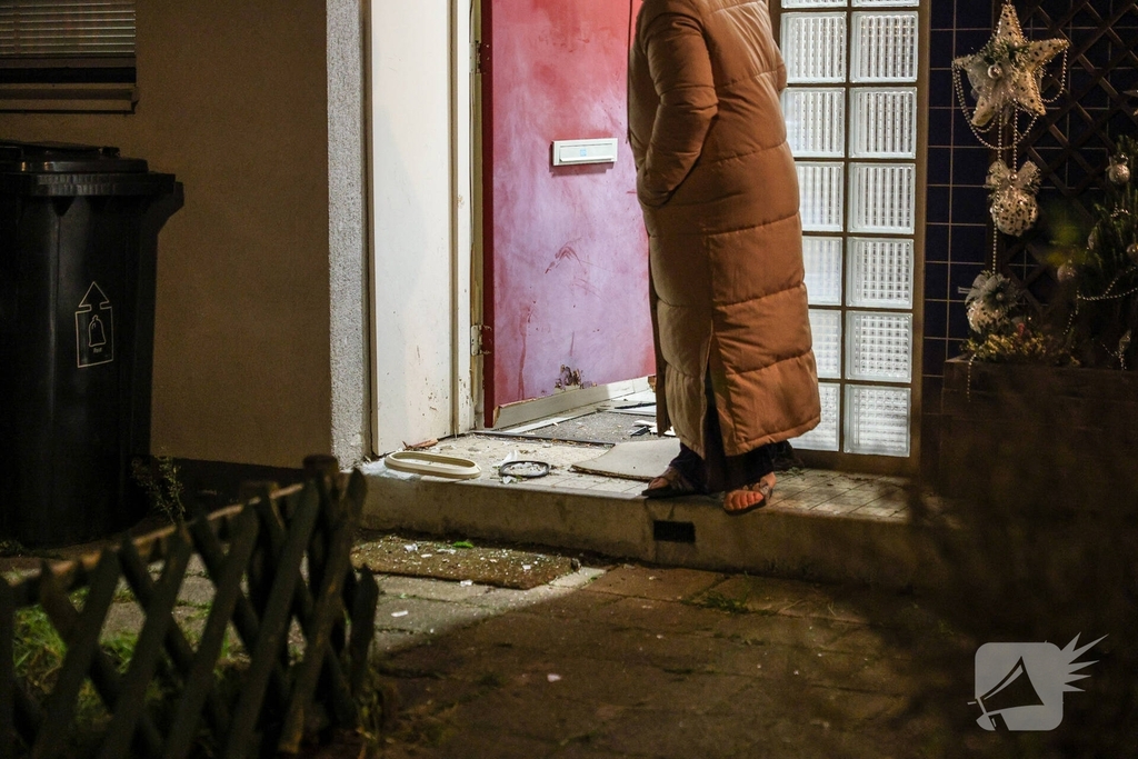 Explosie beschadigt woning tijdens kerstochtend