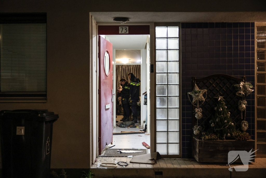 Explosie beschadigt woning tijdens kerstochtend