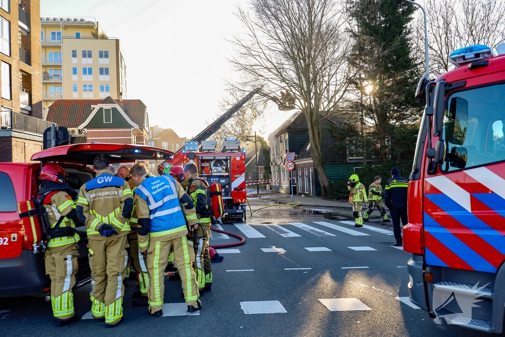 Grote brand in kraakpand