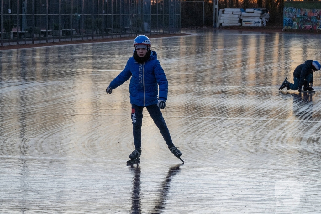 Eerste kerstdag brengt schaatsplezier op natuurijs
