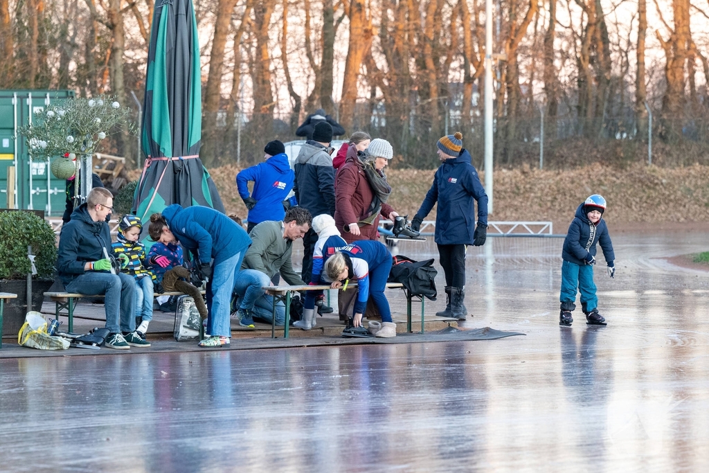 Eerste kerstdag brengt schaatsplezier op natuurijs