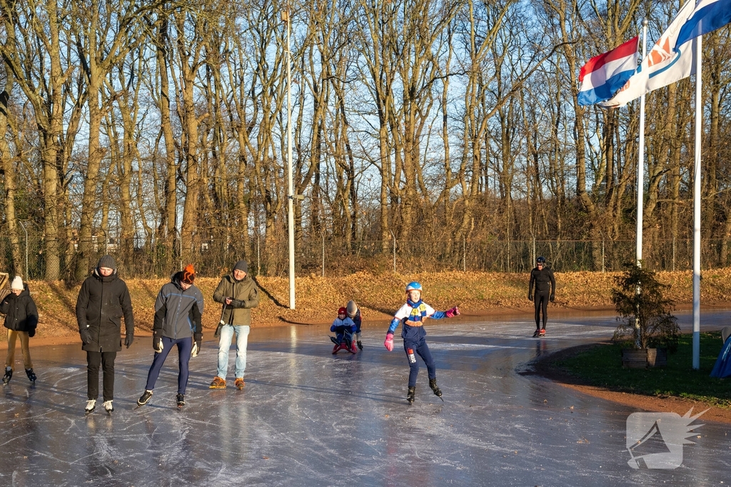 Eerste kerstdag brengt schaatsplezier op natuurijs
