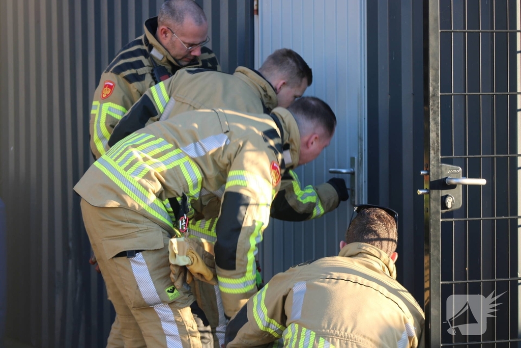 Brandweer sluit gesprongen waterleiding af