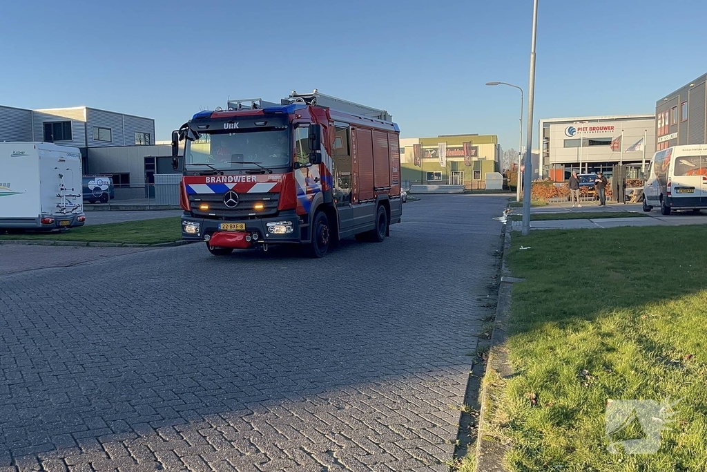 Brandweer sluit gesprongen waterleiding af