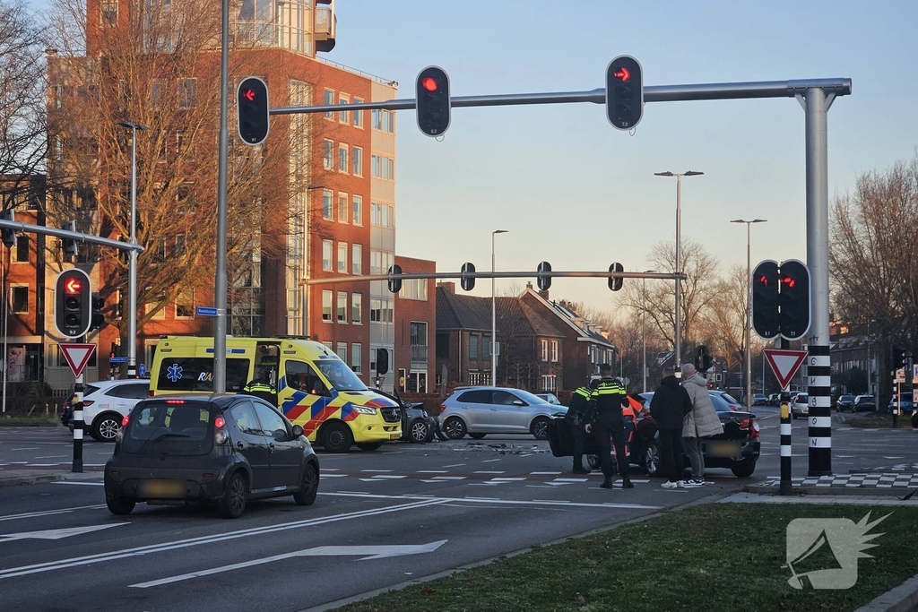 Aanrijding op drukke kruising