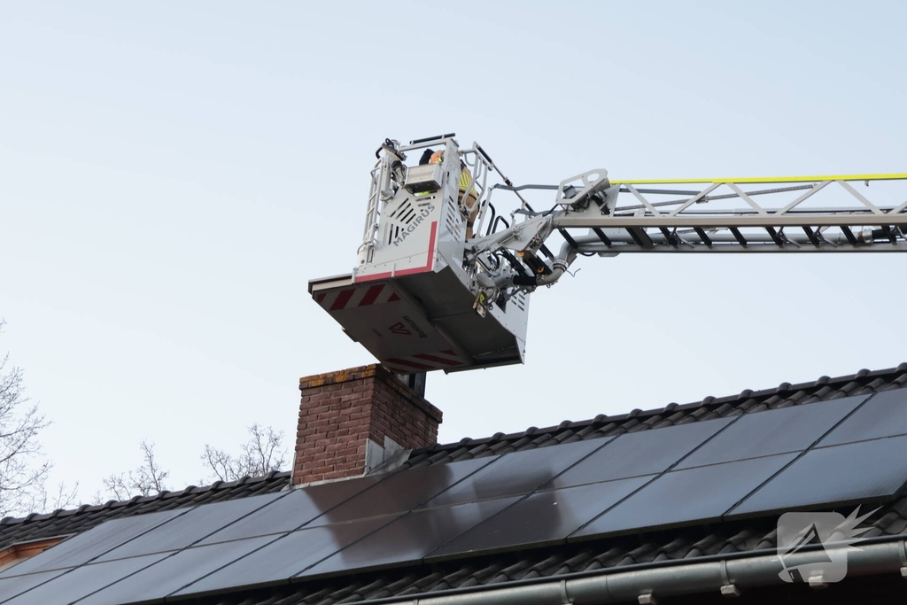 Brand in schoorsteen snel onder controle
