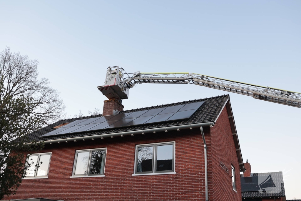 Brand in schoorsteen snel onder controle