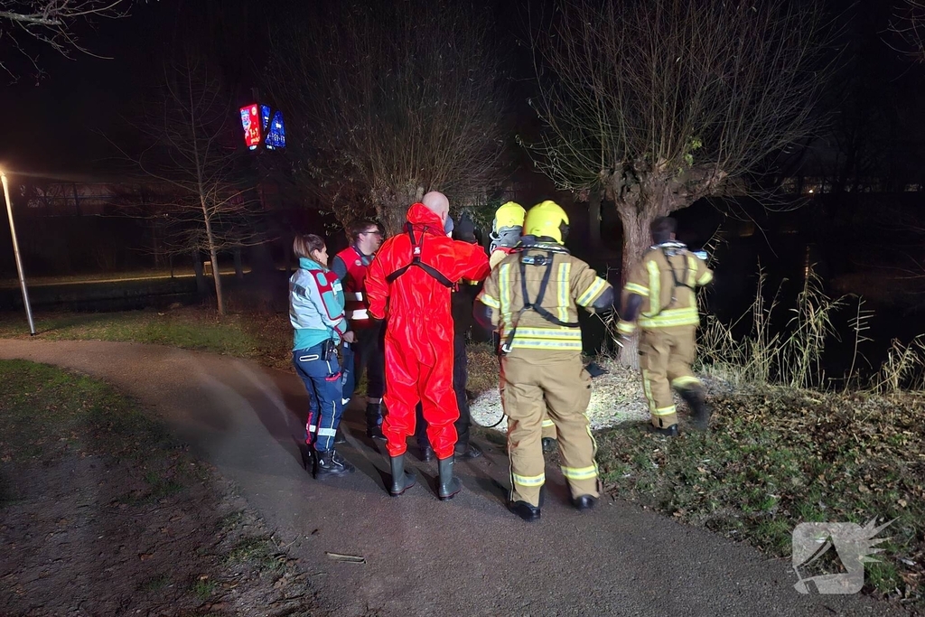 Grote zoekactie in water na aantreffen fiets en wak
