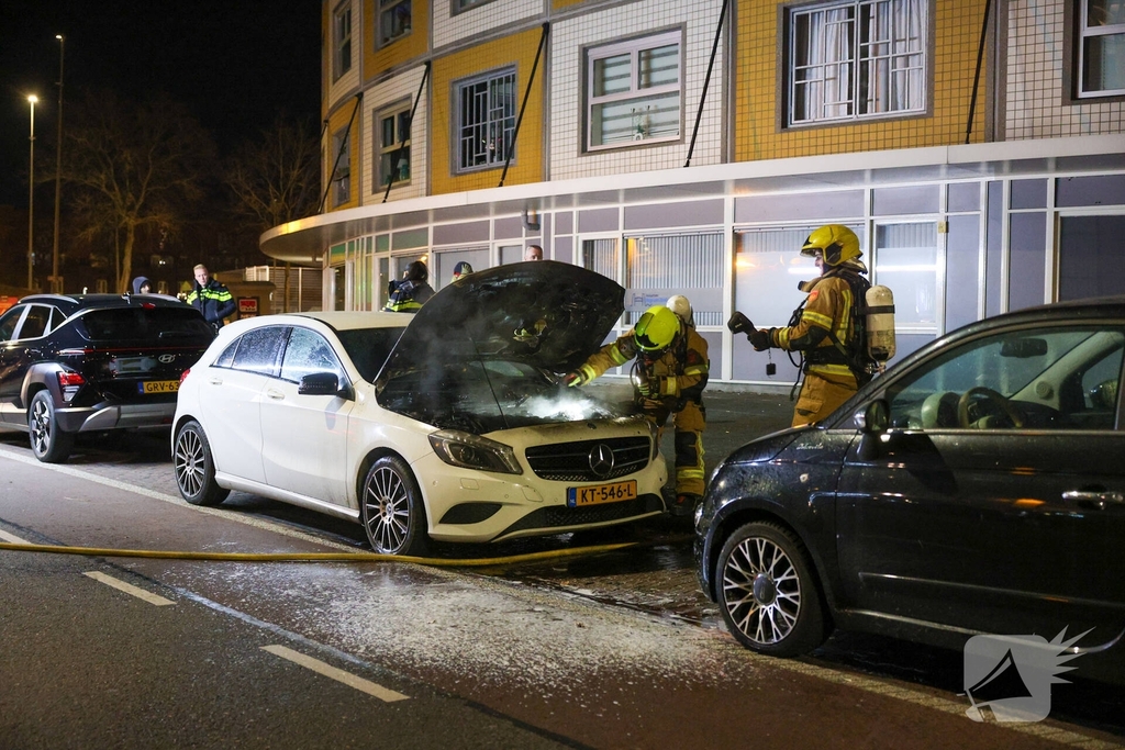 Autobrand onder controle na snelle inzet
