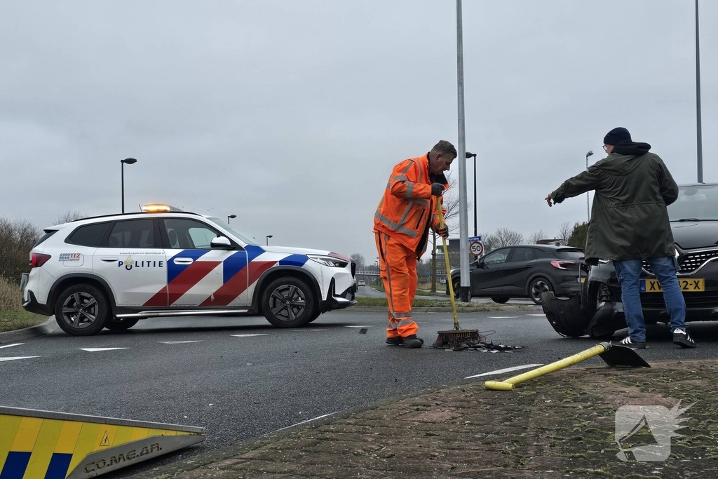 Ongeval tussen twee Automobilisten geen letsel op houtribweg