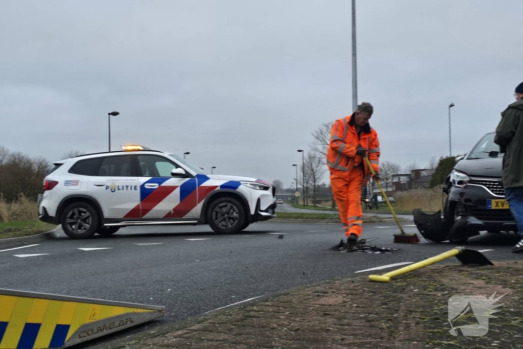 Ongeval tussen twee Automobilisten geen letsel op houtribweg