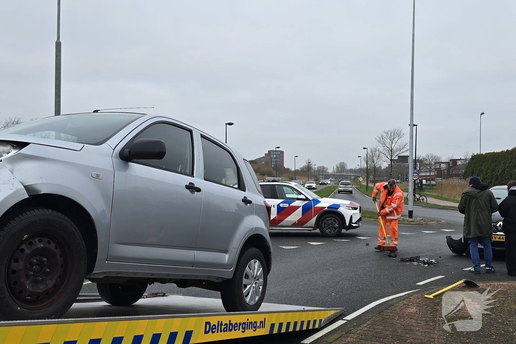 Ongeval tussen twee Automobilisten geen letsel op houtribweg