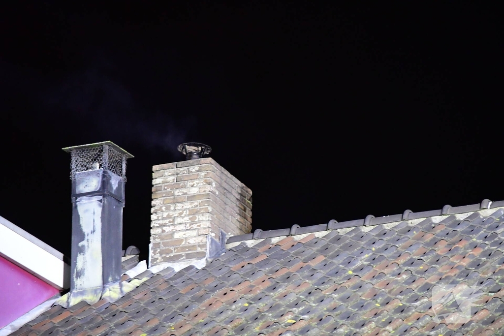 Schoorsteenbrand snel onder controle door brandweer