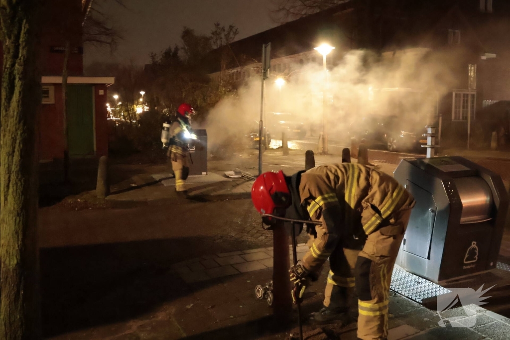 Brand in ondergrondse afvalcontainer