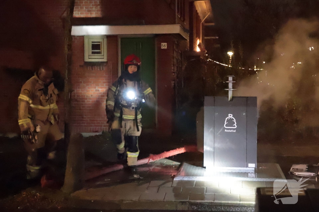 Brand in ondergrondse afvalcontainer