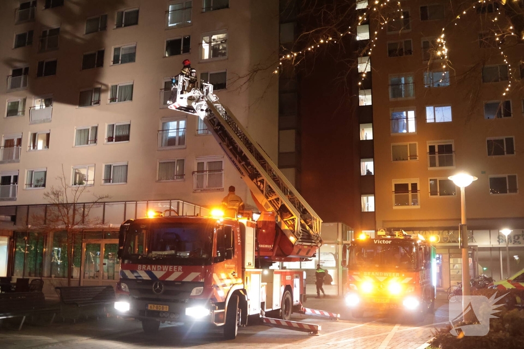 Brand in flatwoning leidt tot evacuaties