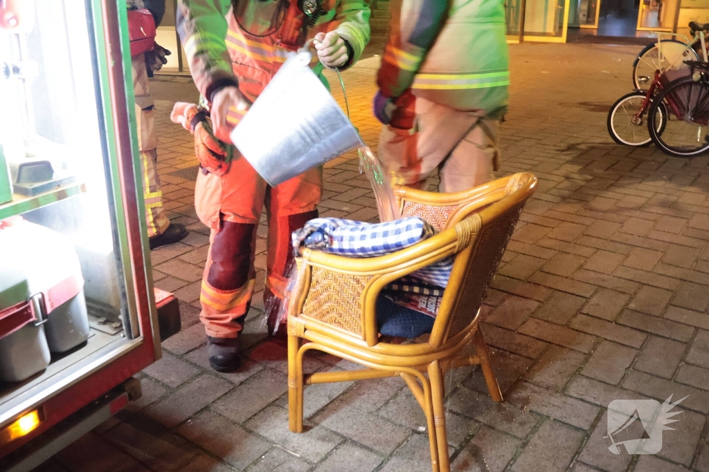 Brand in flatwoning leidt tot evacuaties