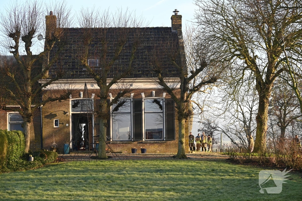 Woningbrand leidt tot grote inzet brandweer