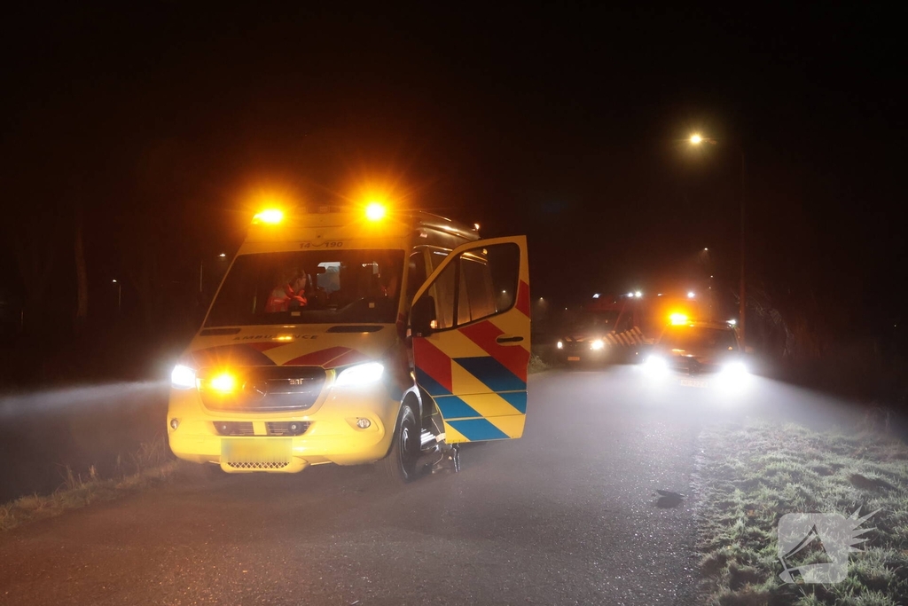 Auto te water na aanrijding