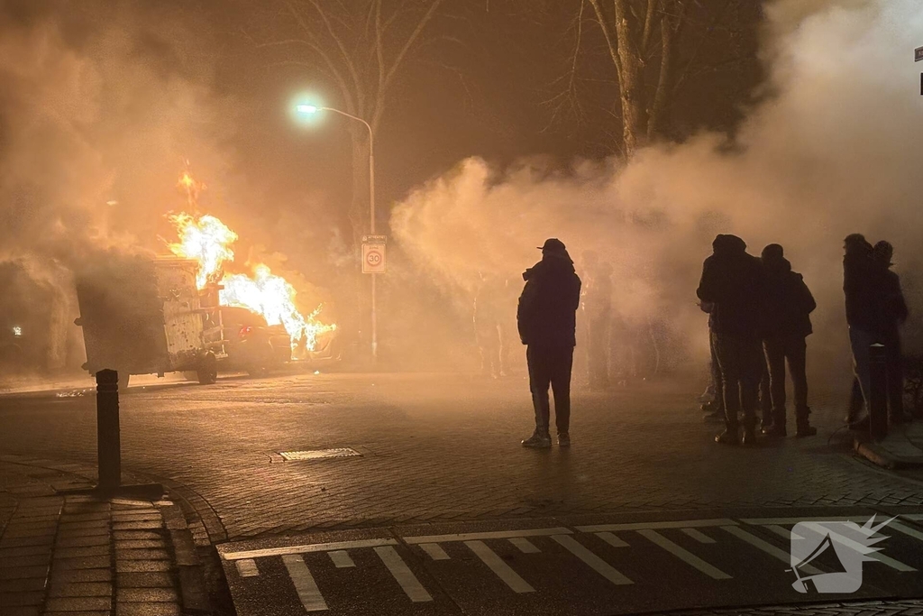 Auto in brand door jaarwisselingstraditie