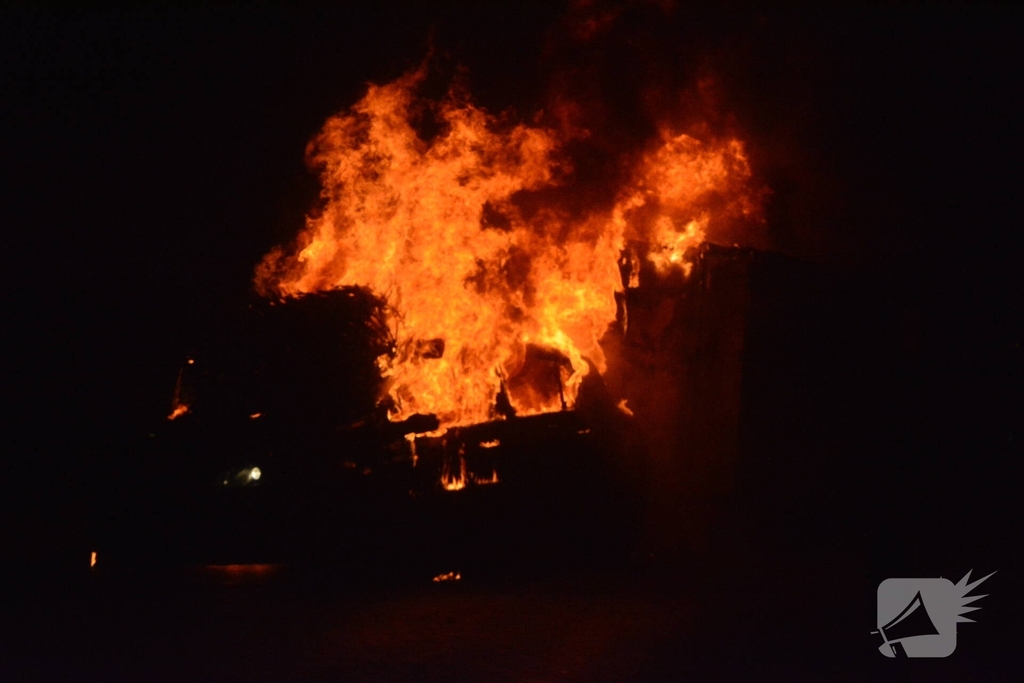 Auto in brand door jaarwisselingstraditie