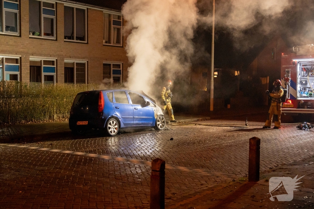 Auto afgebrand na brandstichting