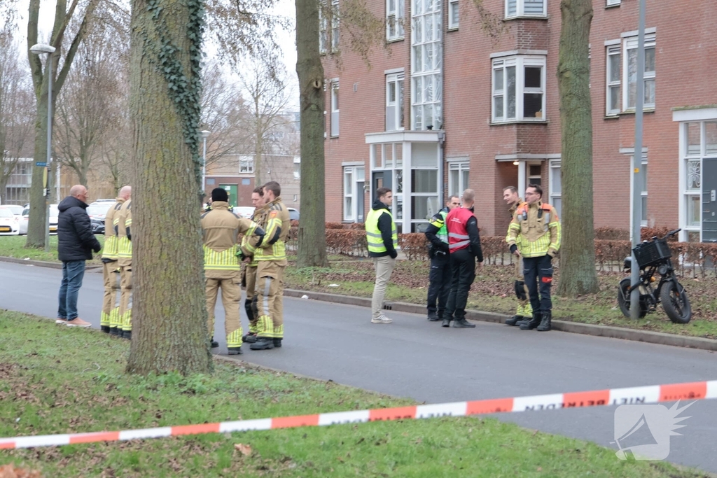 Verward persoon op dak leidt tot ingrijpen van hulpdiensten