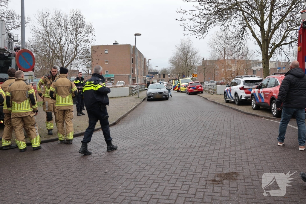Verward persoon op dak leidt tot ingrijpen van hulpdiensten