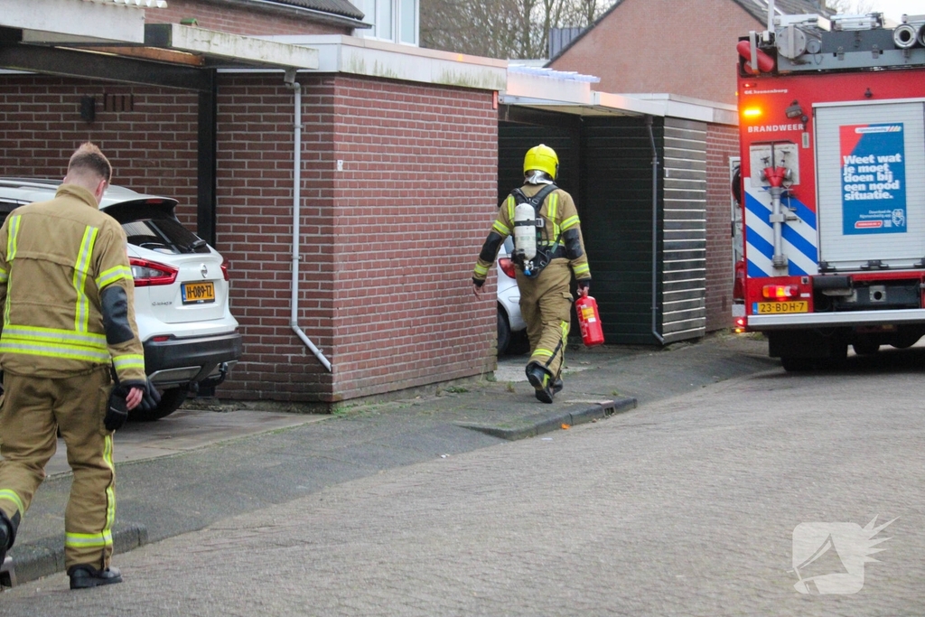 Bewoner blust brand zelf