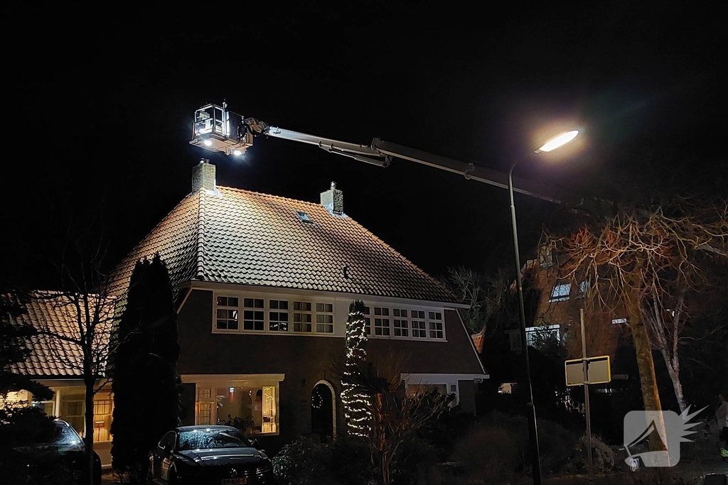 Schoorsteenbrand leidt tot brandweeractie