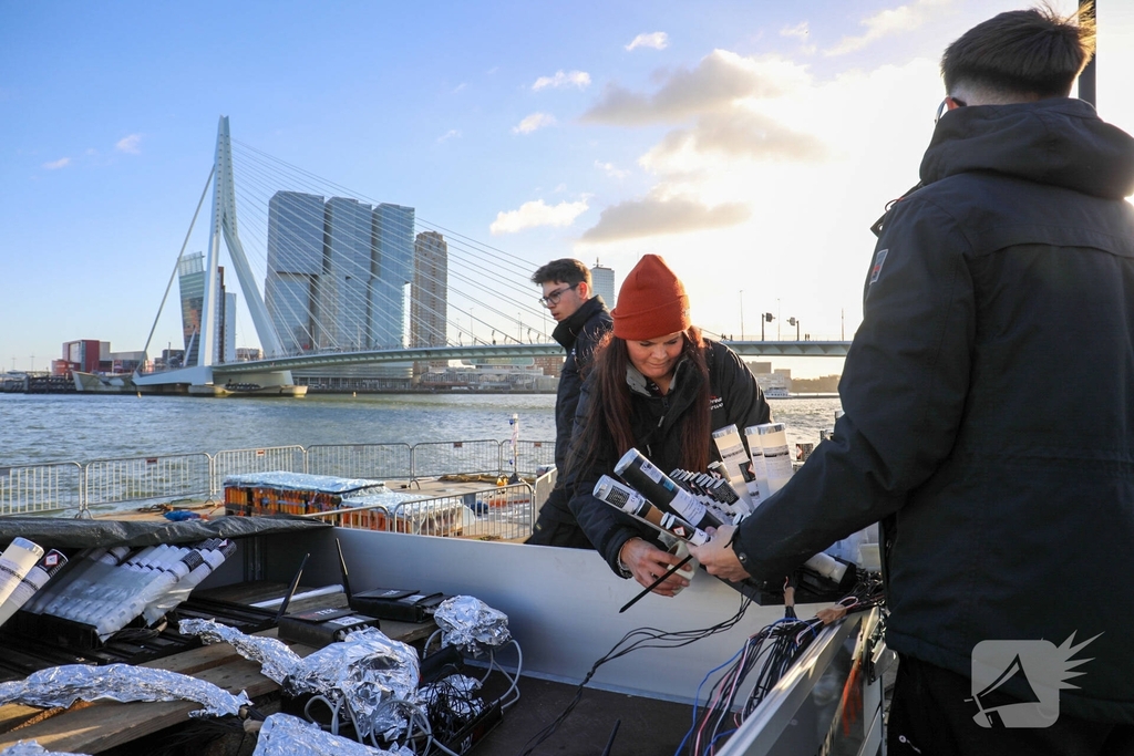 Laatste voorbereidingen voor vuurwerkshow gestart