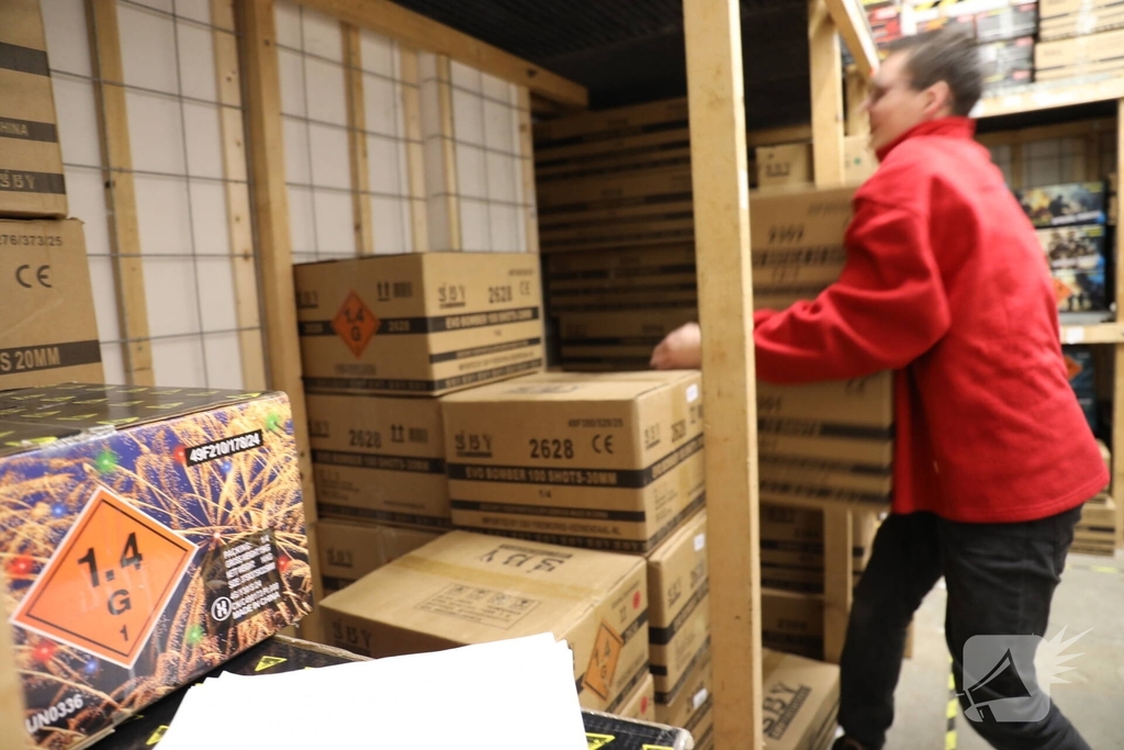 Laatste verkoopdag vuurwerk trekt veel bezoekers