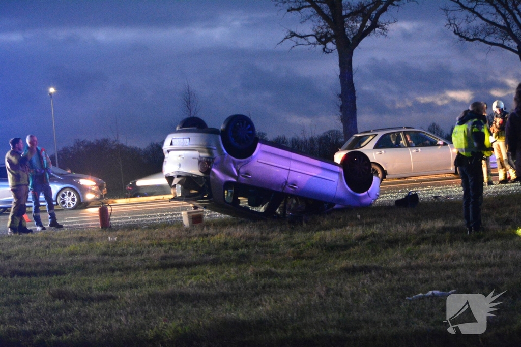 Auto op de kop na ongeval