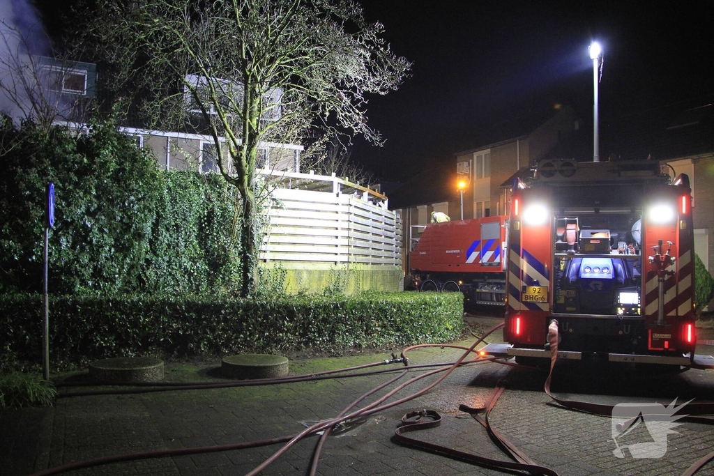 Buitenbrand beschadigt schuurtje en tuin